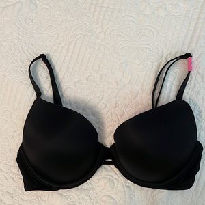 NWT Pink Victoria’s Secret black push up bra SIZE 32C